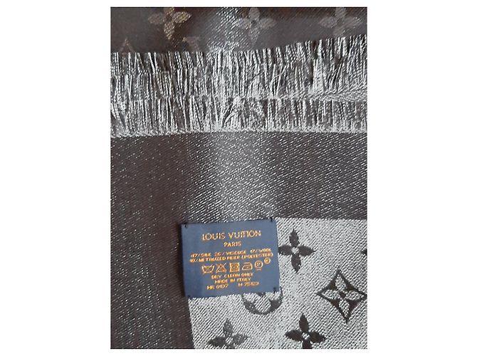 Louis Vuitton Scialle Monogram Shine Negro Plata - vista 3