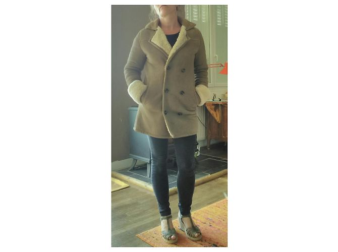 Abrigo American Retro de shearling marrón claro - vista 2