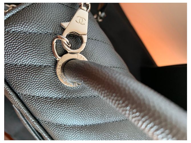 Chanel Coco Handle Caviar Chevron SHW Gris antracita - vista 5
