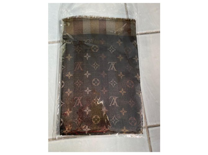 scarf louis vuitton - vista 5