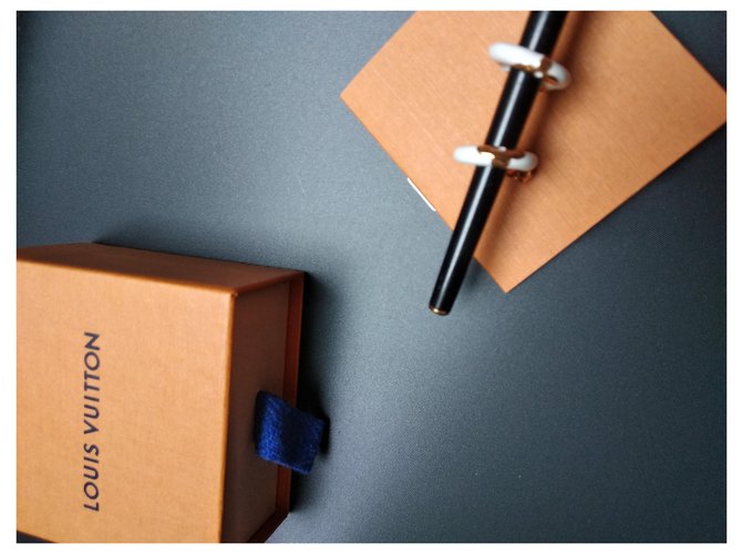 Louis Vuitton VUITTON Creolen Weiß - Ansicht 2