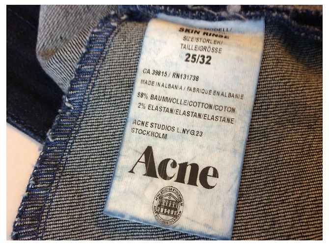 Acne Dunkelblaue Röhrenjeans - Ansicht 5