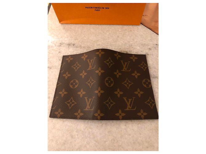 Porta pasaporte Louis Vuitton nuevo Castaño - vista 2