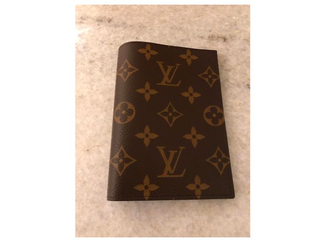 Porta pasaporte Louis Vuitton nuevo Castaño - vista 4