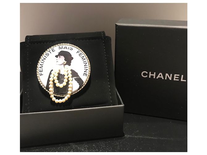 Spilla Chanel, Gabrielle Chanel , Nuovo mai usato. Bianco D'oro Nocciola - vista 2