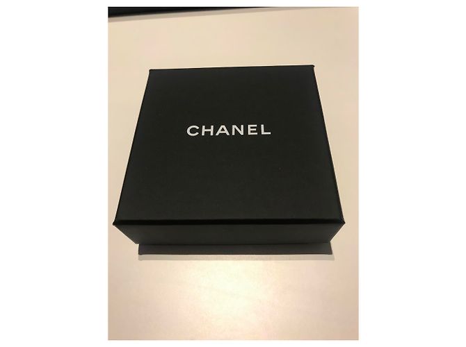 Spilla Chanel, Gabrielle Chanel , Nuovo mai usato. Bianco D'oro Nocciola - vista 5