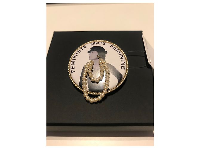 Spilla Chanel, Gabrielle Chanel , Nuovo mai usato. Bianco D'oro Nocciola - vista 6