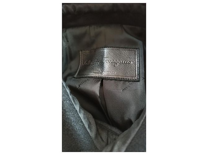 Cappotto oversize Salvatore Ferragamo in lana cashmere e seta nero - vista 6
