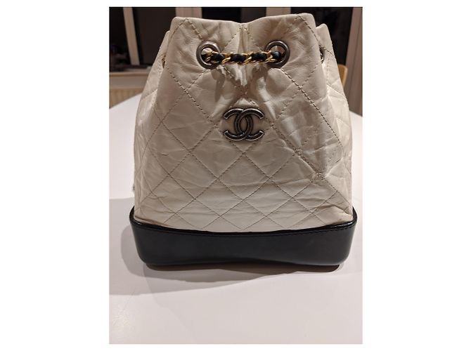 Chanel Gabrielle Rucksack Klein Weiß - Ansicht 9