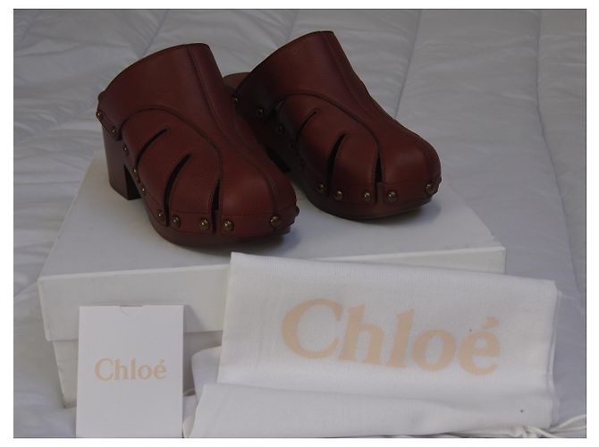 Mules Chloé Sandali Rosso Bordeaux Pelle con Borchie Bordò - vista 2