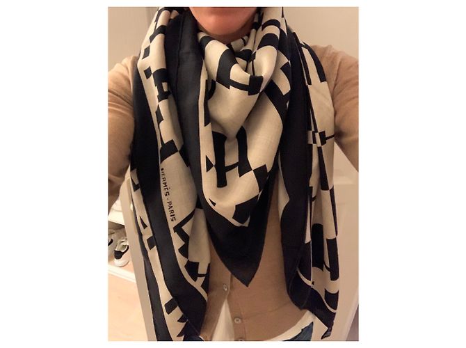 Hermès OP'H Shawl Preto Bege - vista 6