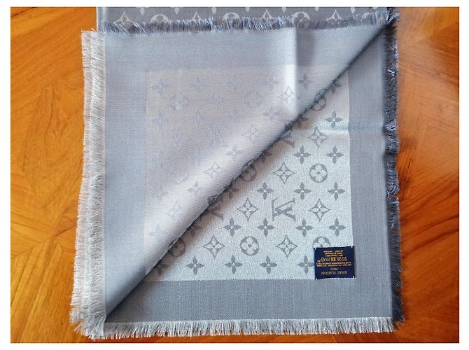 Schal Louis Vuitton m75120 Grau - Ansicht 4