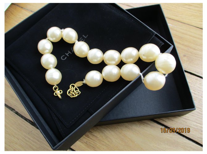 Chanel Collar de perlas Eggshell Blanco roto - vista 2