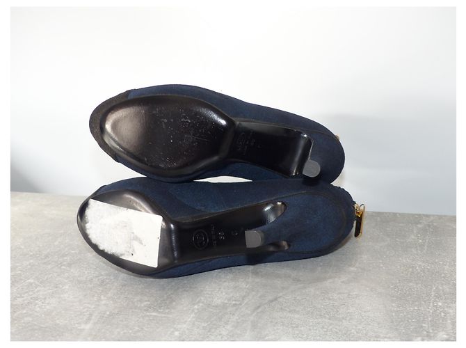 Stivaletti Chanel CC Cap Toe in scamosciato blu scuro - vista 7