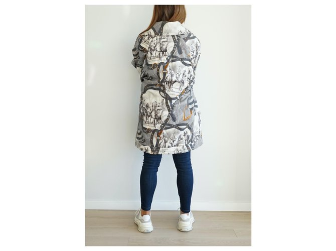 Abrigo Acolchado Givenchy Estampado Ecuestre Gris Oro Blanco Multicolor - vista 3