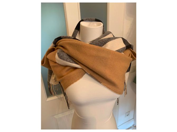 Sciarpa Burberry in cashmere e merino beige - vista 4