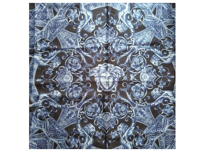 Sciarpa quadrata in seta blu Gianni Versace - vista 4