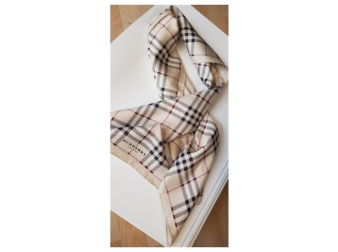 Burberry Foulards de soie - vue 3