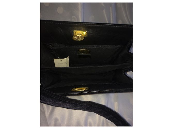 Autre Marque Paris Elegance Handtasche aus Samt Schwarz - Ansicht 8