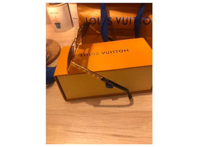 Louis Vuitton Occhiali da sole D'oro - vista 3