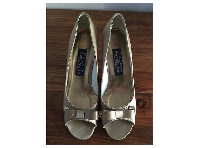Décolleté PEEPTOE Stuart Weitzman dorate in raso con fiocco e strass D'oro - vista 3
