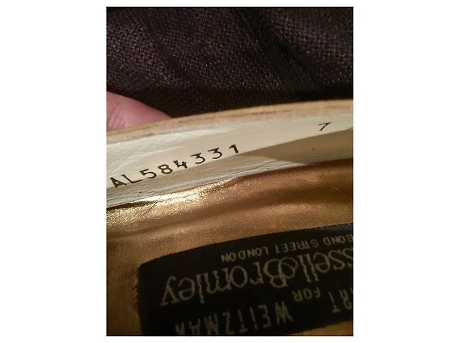 Décolleté PEEPTOE Stuart Weitzman dorate in raso con fiocco e strass D'oro - vista 9