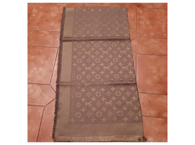 Louis Vuitton Chal Monogram Verde oliva - vista 3