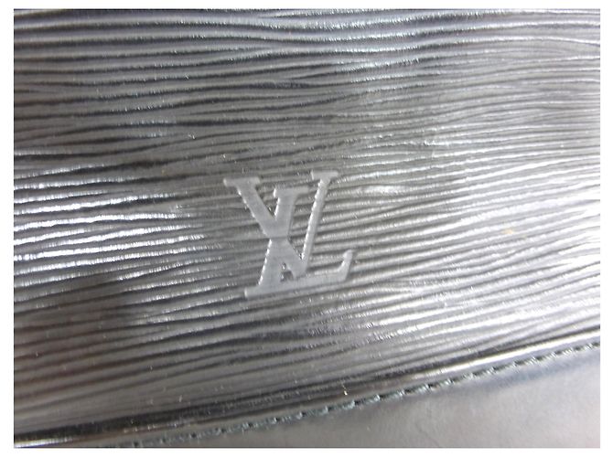Louis Vuitton NOE GM PELLE EPI NERO - vista 11