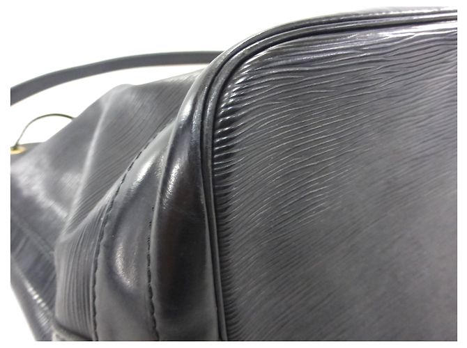 Louis Vuitton NOE GM PELLE EPI NERO - vista 16