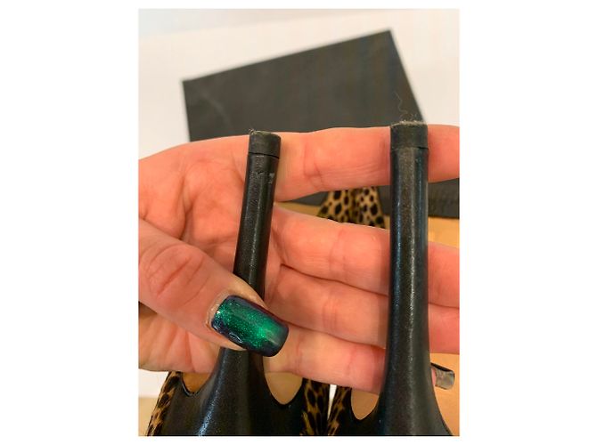 Botas de tornozelo Ann Taylor em couro e pele de pônei Marrom Preto 36 - vista 6