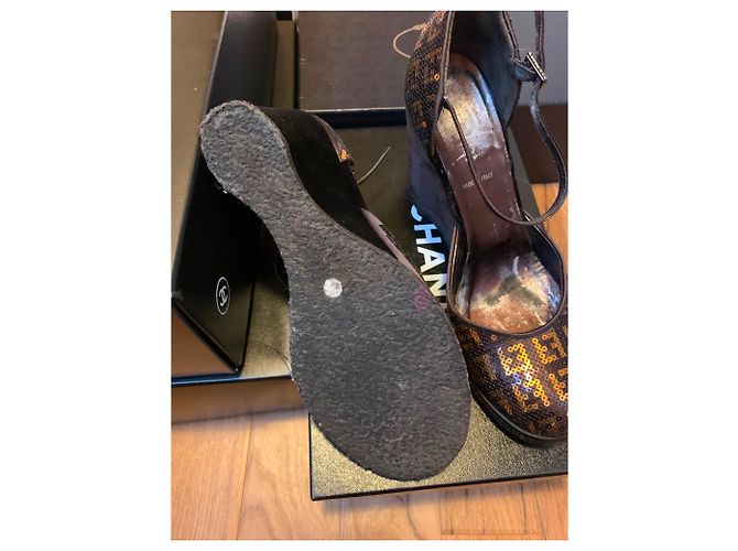 Mule con zeppa Fendi in velluto marrone bronzo - vista 3