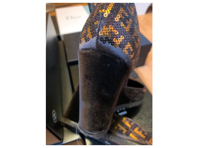Mule con zeppa Fendi in velluto marrone bronzo - vista 4