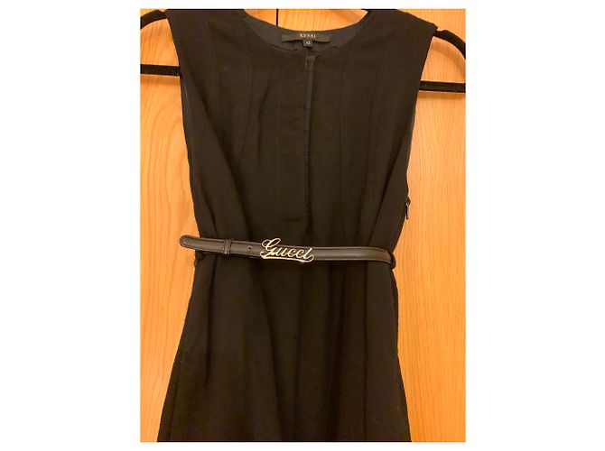 Gucci Wollkleid schwarz mit Ledergürtel mit Logo - Ansicht 4