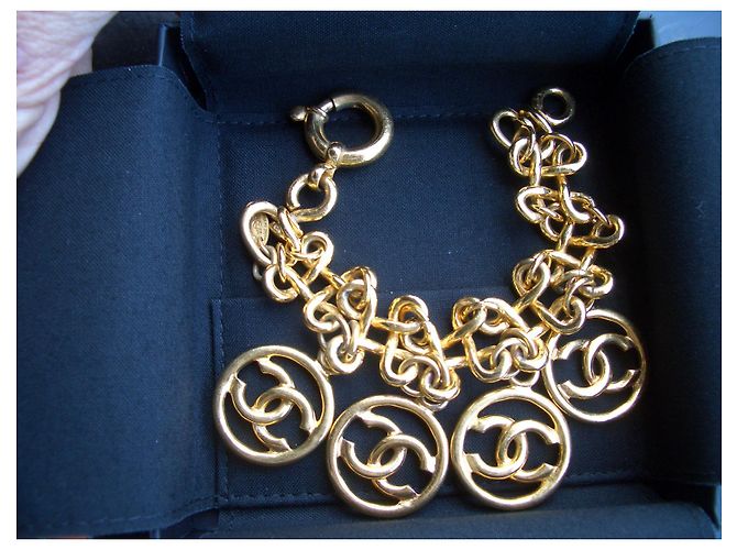 Bracciale con medaglioni Chanel D'oro - vista 2