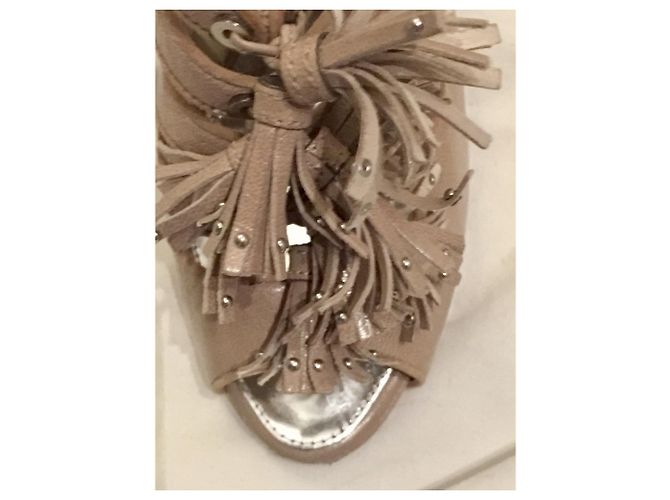 Karen Millen Sling back taupe con nappine - vista 3