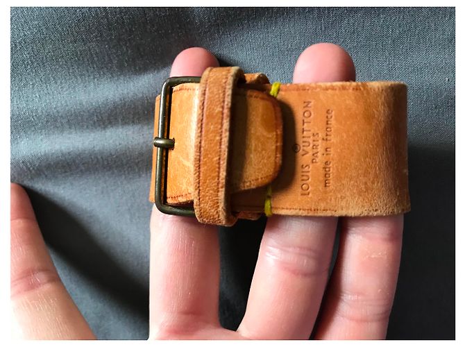 Louis Vuitton Supporto per maniglia Beige D'oro - vista 7