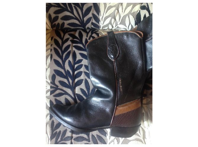 Autre Marque Bottes Sonora en cuir noir - vue 2