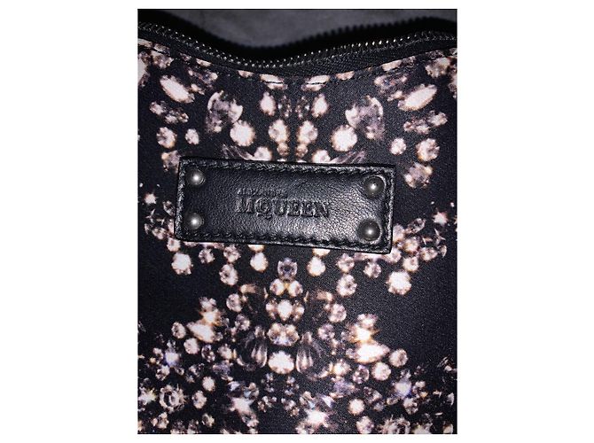Clutch Alexander McQueen De Manta in seta nera Nero - vista 4