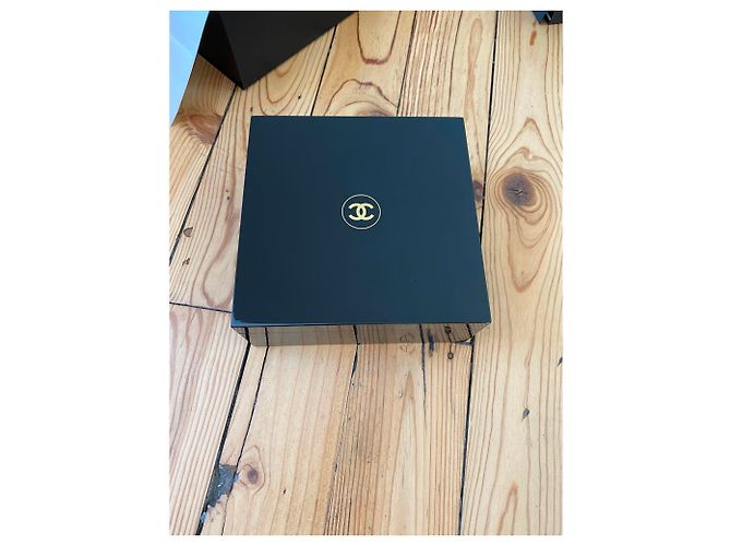 Cambon CHANEL SUBLIMAGE LACQUERED BOX Black - view 5