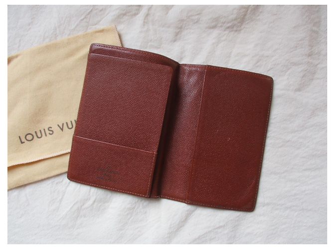 Louis Vuitton Monogramm Leinwand Passhalter. Dunkelbraun - Ansicht 3
