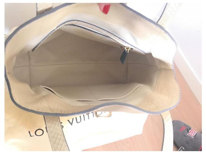 Louis Vuitton Cirrus Handtasche aus Pythonleder Beige - Ansicht 5