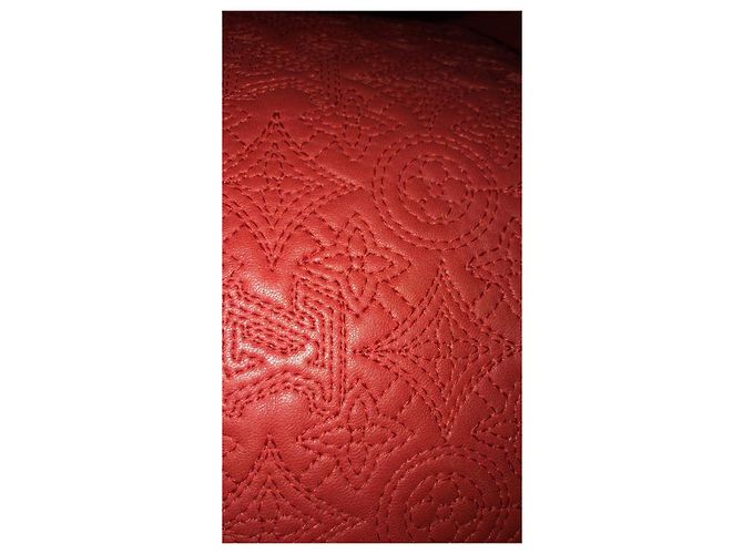 Louis Vuitton Hobo Bag Red Lambskin - view 7