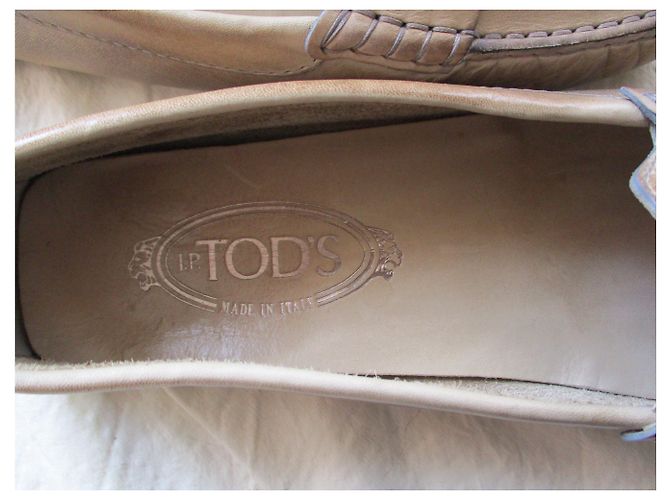 Tod's Gommino in pelle invecchiata, 37,5 IT. Beige - vista 6