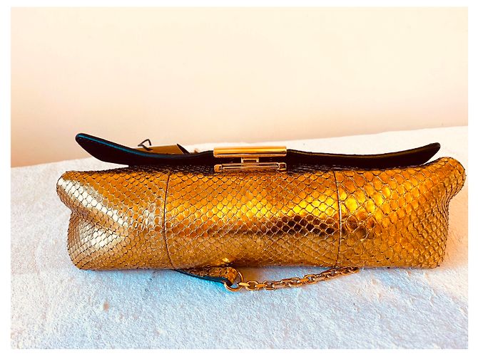 Burberry Kleine metallische Python Clutch Tasche - Ansicht 3