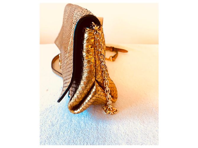 Burberry Kleine metallische Python Clutch Tasche - Ansicht 4