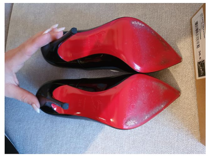 Christian Louboutin So Kate Décolleté in Vernice Nera - vista 3