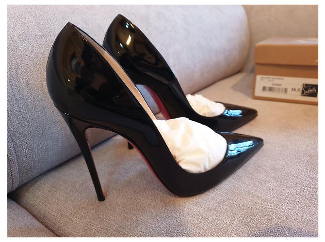 Christian Louboutin So Kate Décolleté in Vernice Nera - vista 4