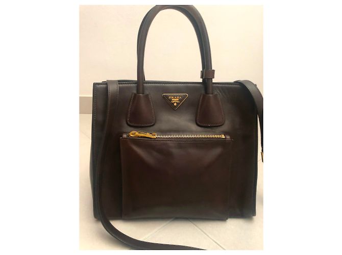 Bolso de mano Prada Saffiano de piel marrón oscuro - vista 8