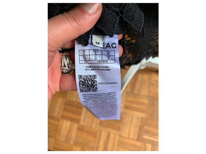 Guess Kleid mit freien Schultern aus schwarzer Guipure - Ansicht 10