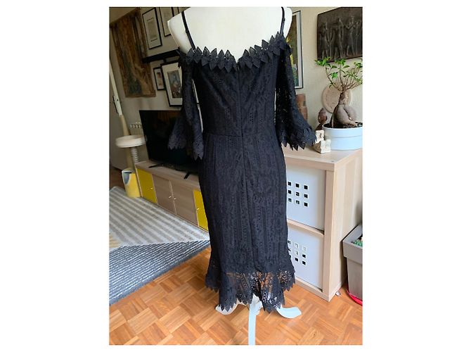 Guess Kleid mit freien Schultern aus schwarzer Guipure - Ansicht 3